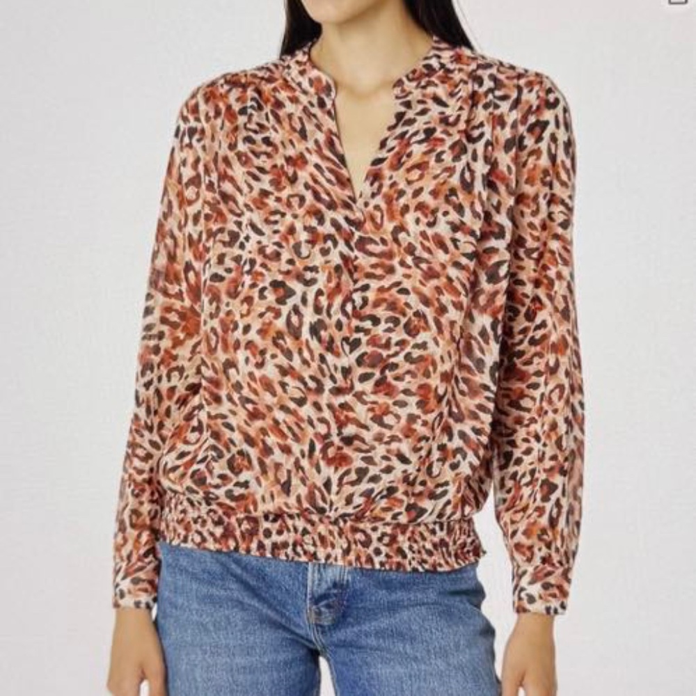 NWT Liverpool woven long sleeve blouse.